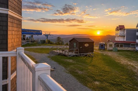 Discover Allegheny Springs 226 — an upscale mountain getaway blending modern luxury with unbeatable Village convenience.