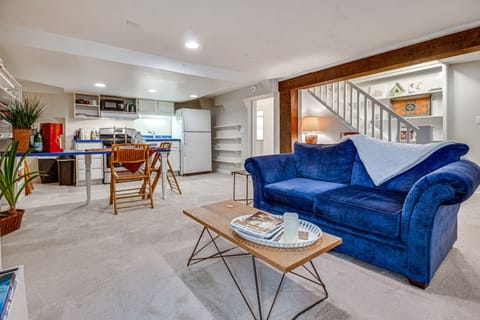 Cincinnati Vacation Rental | 1BR | 1BA | Steps to Enter | 650 Sq Ft