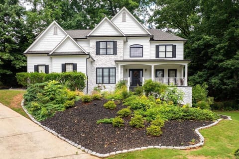 Welcome to Suwanee Manor.  We are happy to have you as our guest!