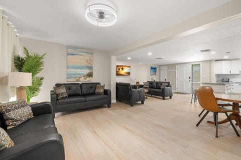 Spacious living room