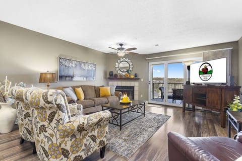 Living Area with Deck Access, Flatscreen Tv and Cable