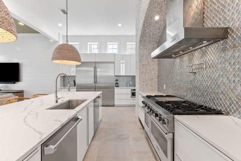 Seven Palms Pinnacle Web (44)