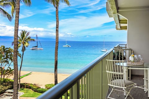 An elevated resort-style escape, where ocean views meet effortless luxury. From a private balcony overlooking turquoise waters, a perfectly chilled bottle of wine and curated bites invites you to unwind in style.