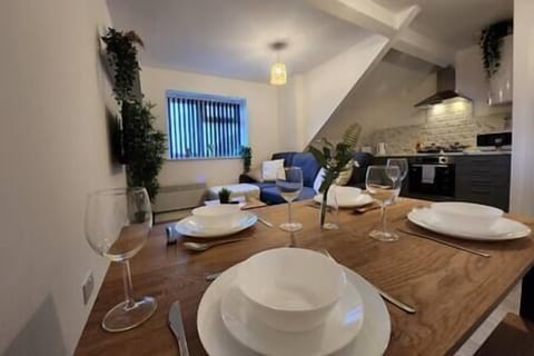 053c6c11-3261-4295-884e-a147caea2e38