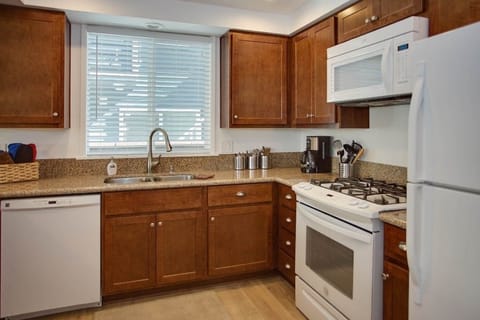 Lower unit's kitchen
                