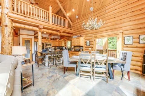 Dining Room | 1st Floor