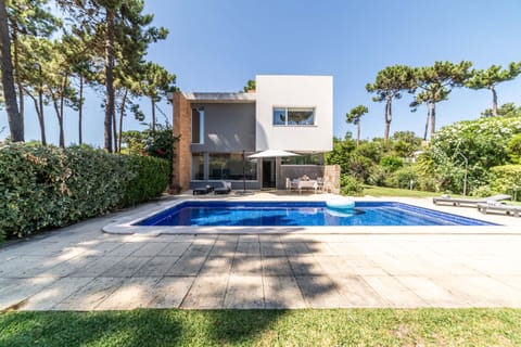 Private pool and sun terrace — Villa Jasmine, holiday villa in Herdade de Aroeira