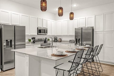 Fully Equipped Chef's Kitchen