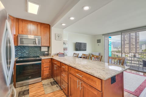 Kitchen | Cooking Basics | Coffee Maker | Paper Towels/Trash Bags Provided