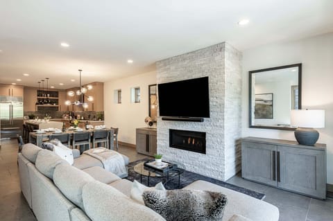 Luxury home in Kings Crown