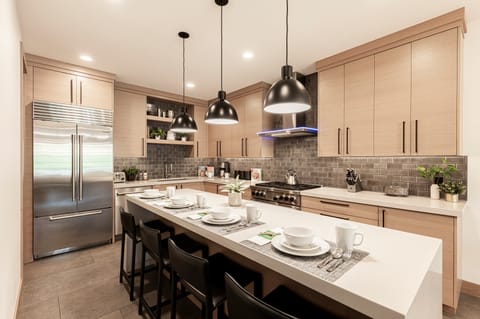 Kitchen island and bar seating for 4