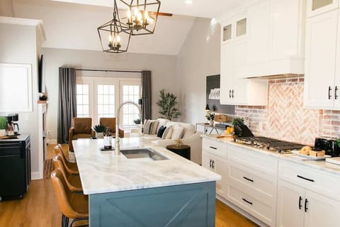 Open-concept layout that connects the kitchen and living room, creating a spacious and welcoming environment!