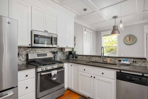 Cook delicious meals for breakfast, lunch, and dinner in this fully equipped kitchen. We suggest grabbing some seafood from a local market.