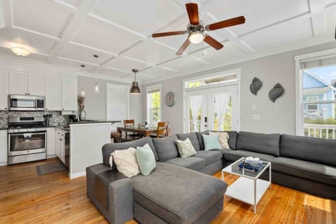 Welcome to the Bella Beach Retreat. We hope we get to host you at this Depoe Bay rental. Please reach out with any questions.