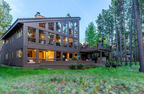 01_Rear House at Dusk