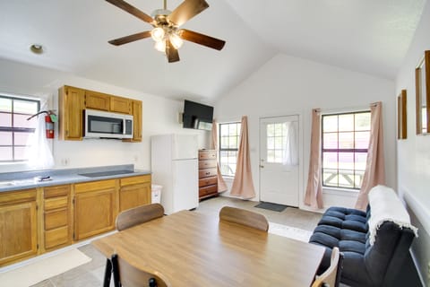 Studio | Free WiFi | Wall-Unit Heating & A/C | Smart TV