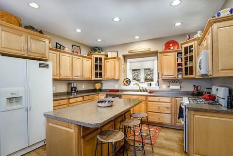 Counter seating in our fully equipped kitchen