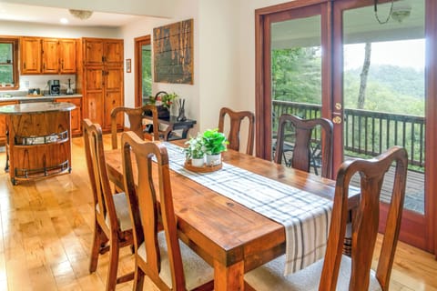 Dining | Dishware & Flatware Provided | 1st Floor