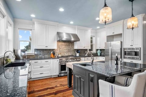 Cook delicious meals for breakfast, lunch, and dinner in this fully equipped kitchen. We suggest grabbing some seafood from a local market.