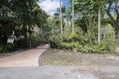 With off-street parking and being walking distance to the Metrorail and Dadeland Mall.