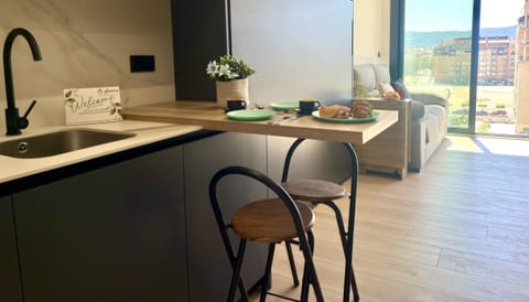 Well-located loft with large windows offering unobstructed views. Equipped with everything you need for a comfortable stay.