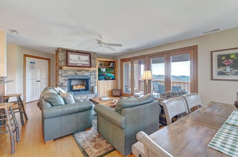 Living Room--- Cozy Fireplace, TV, Mountain View