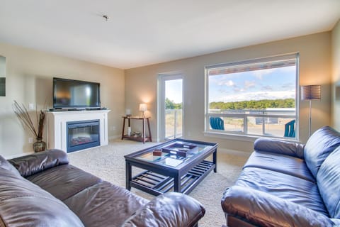 1027 Vacation by the Sea