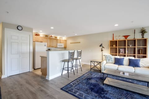 1018 Vacation by the Sea