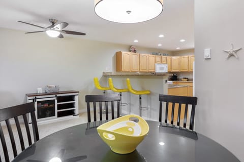 1215 Vacation by the Sea