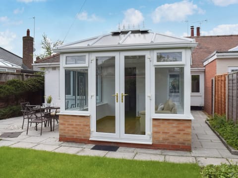 Exterior | Commonside Cottage, Ansdell, near Lytham St Annes