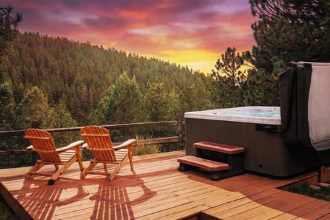 Whispering Pines with all the views! Relax and unwind.