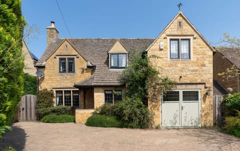 Maple House - StayCotswold