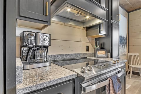 Keurig coffee maker / K-Cup combo