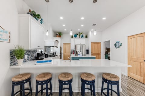 Interior - Duo coffee maker, toaster, and other essentials provided