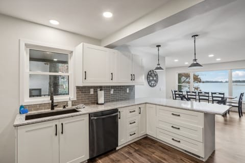 Fully renovated kitchen!