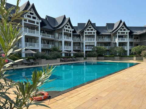 Peaceful Allamanda - great amenities, golf course (11826)