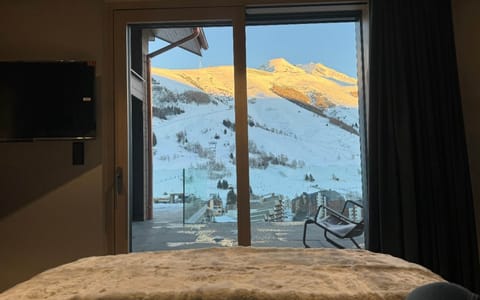 CHAMBRE 1 LOUP BLANC