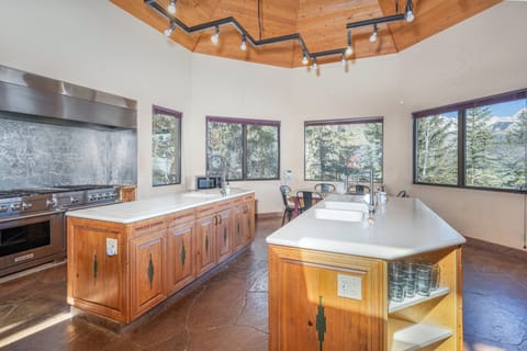Kitchen - Spacious and well-equipped to prepare meals for 16 guests