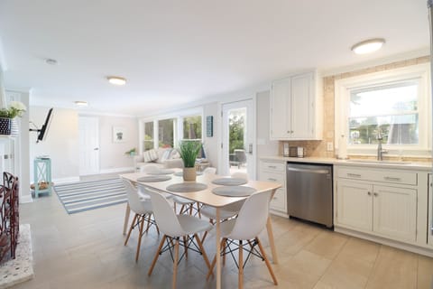 Lake level dining area 