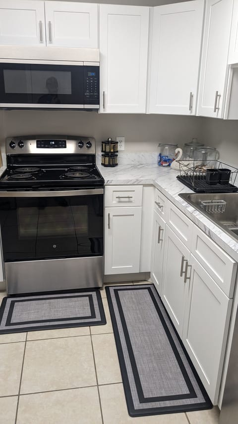 From oven, dishwasher & refrigerator every detail is designed for your comfort.