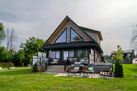 Riverside Cabin