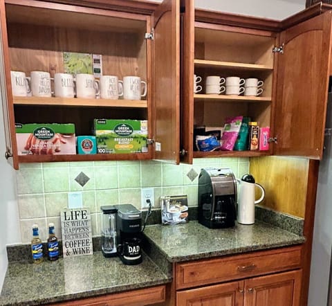 Coffee bar, fully sticked - Keurig coffee provided