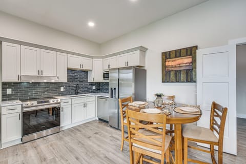 Dining Area | Dishware & Flatware