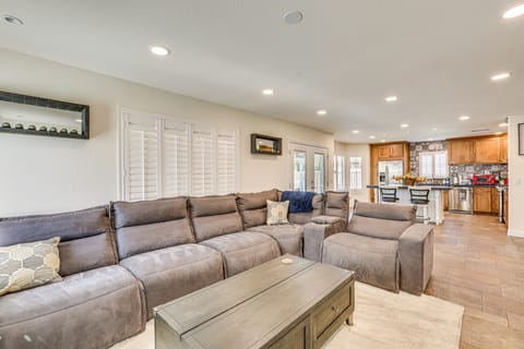 Glendale Vacation Rental | 4BR | 2.5BA | 3,000 Sq Ft | Stairs Required