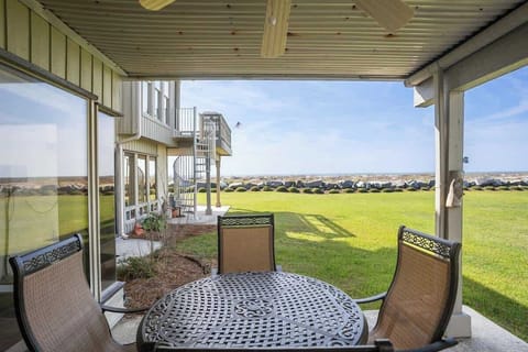 Ocean Side Patio Open to the Courtyard