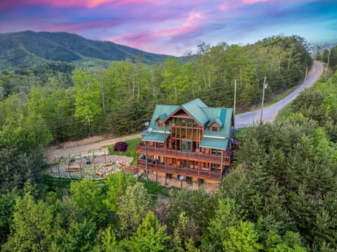 Front of Mountain Bliss cabin