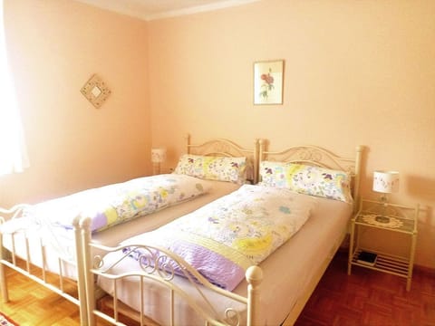 Zweibettzimmer, Dusche, WC, Nichtraucher - Gästehaus Schiefer Bed and Breakfast in Spittal an der Drau