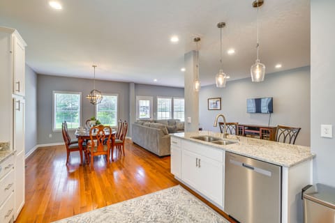 Kitchen | 1st Floor | Cooking Basics | Coffee Makers | Toaster | Breakfast Bar