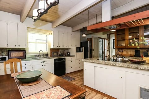 Be in the kitchen and stay in on the dining room action.