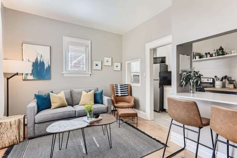 Plentiful seating to accommodate all your hosting needs
